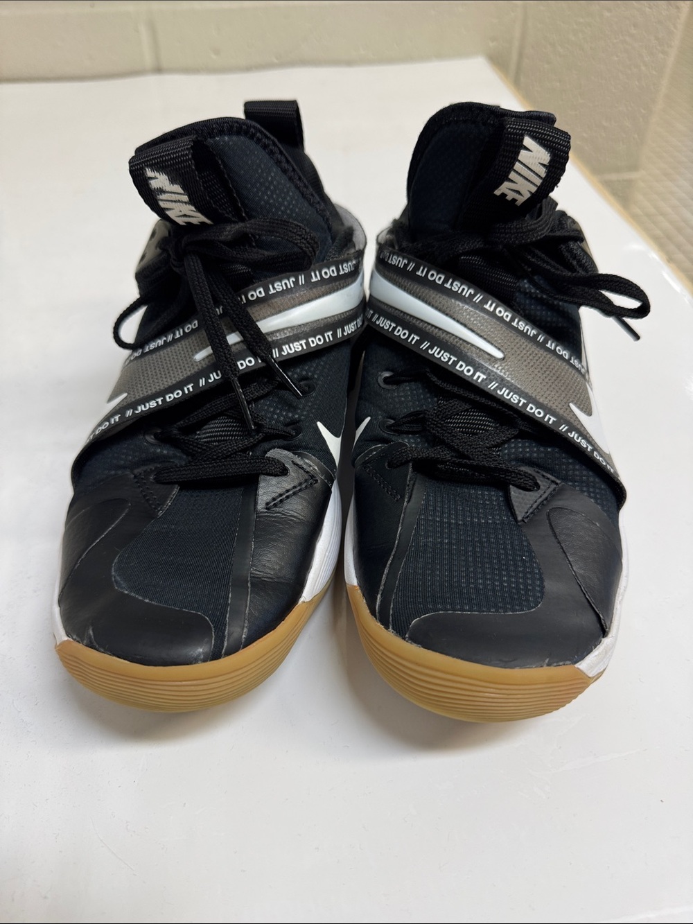 Nike Hyperset Court Sneaker - Youth